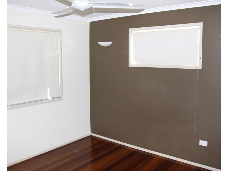 8 Amaroo Street, Boyne Island QLD 4680