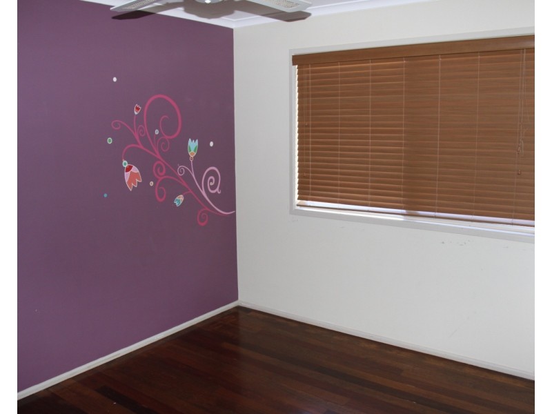 8 Amaroo Street, Boyne Island QLD 4680