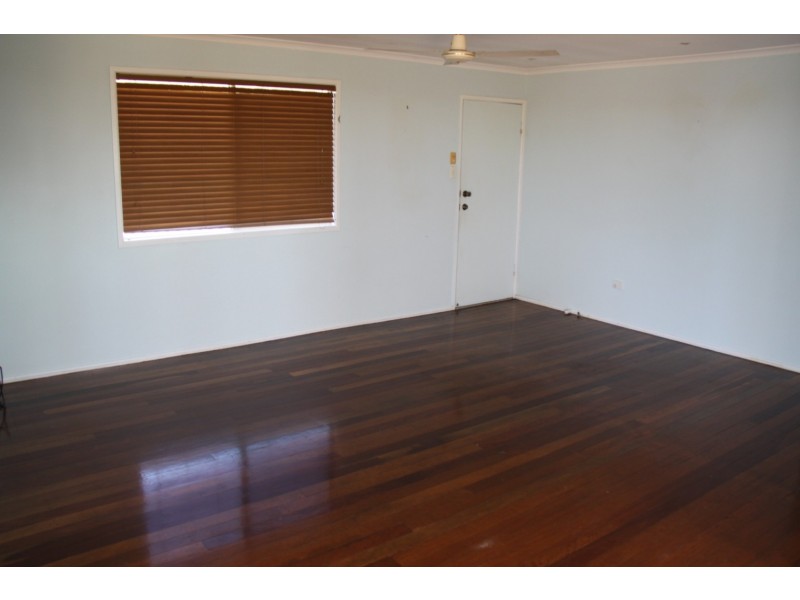 8 Amaroo St, Boyne Island QLD 4680