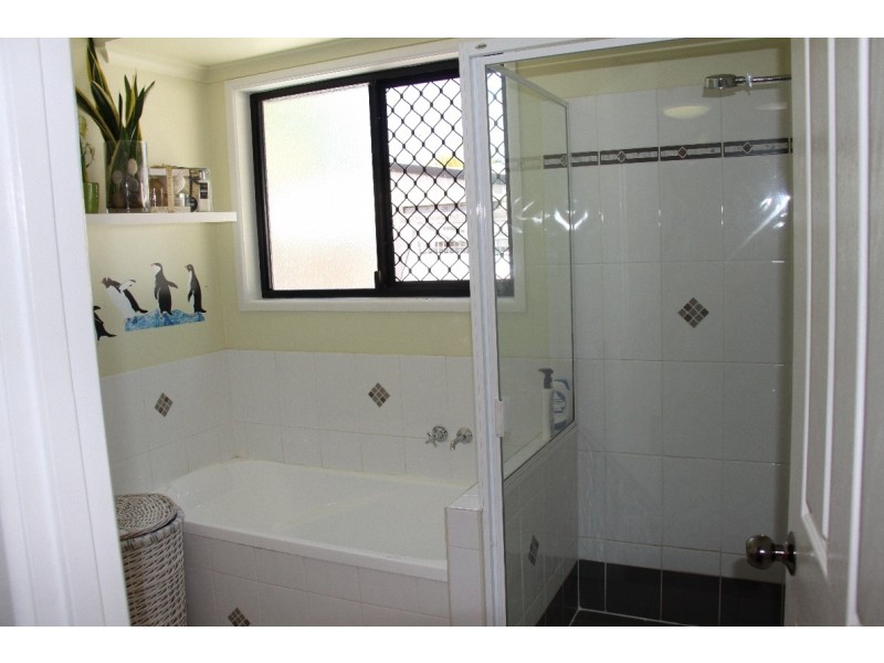 3 Pryde st, Tannum Sands QLD 4680