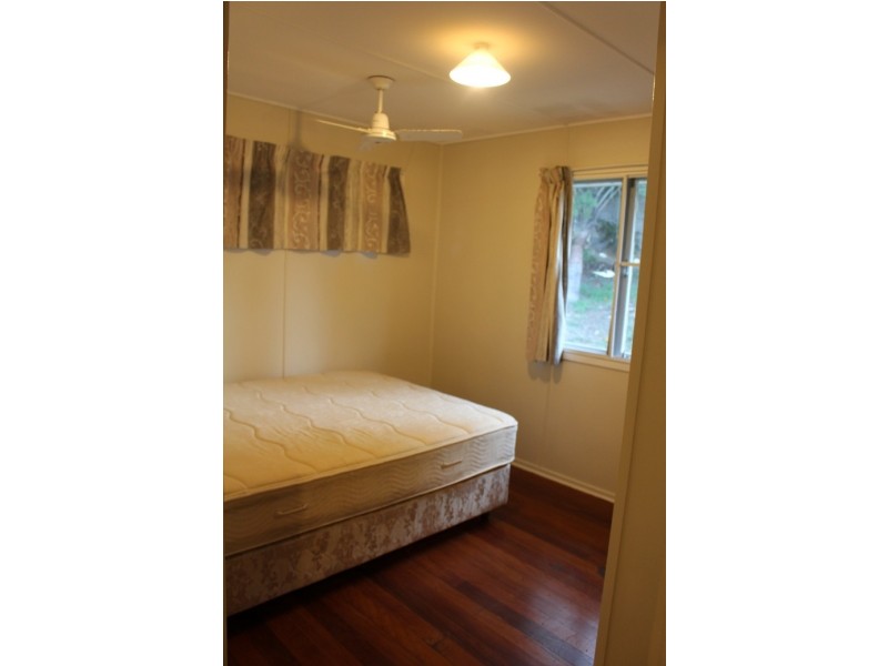 33 Charles St, West Gladstone QLD 4680