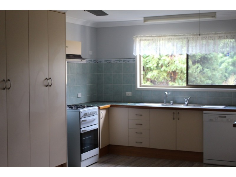 37 Tarcoola Drive, Boyne Island QLD 4680