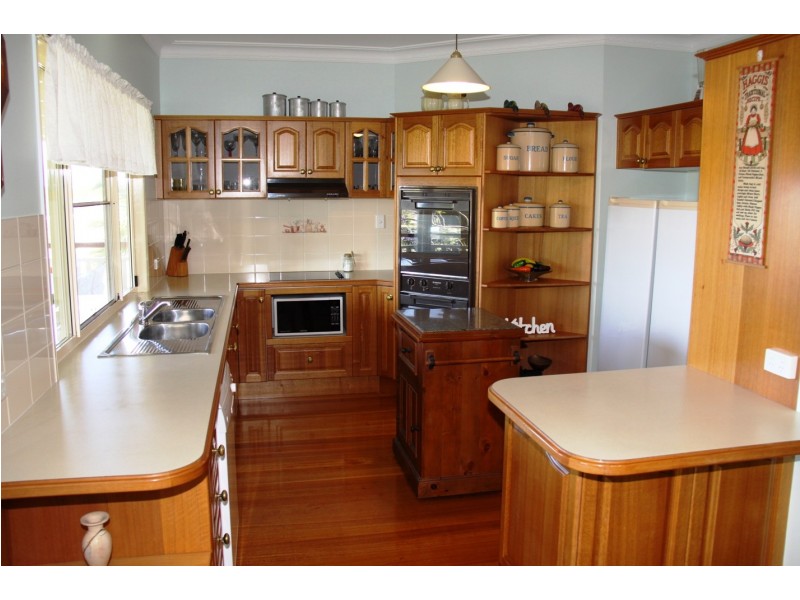 12 Chauvel Court, Boyne Island QLD 4680