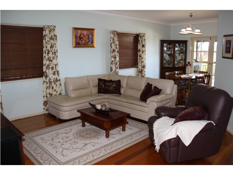 12 Chauvel Court, Boyne Island QLD 4680