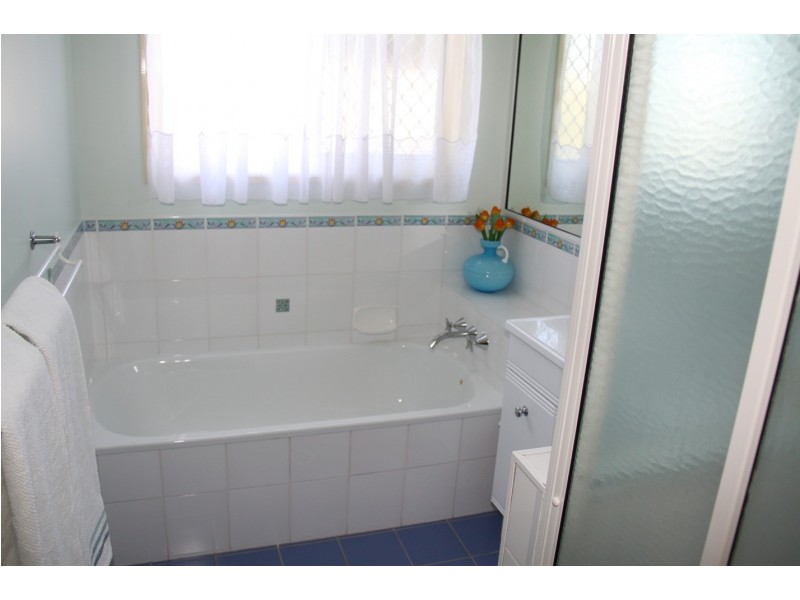 12 Chauvel Court, Boyne Island QLD 4680