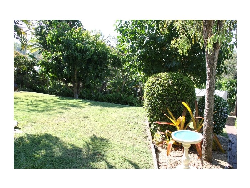 12 Chauvel Court, Boyne Island QLD 4680