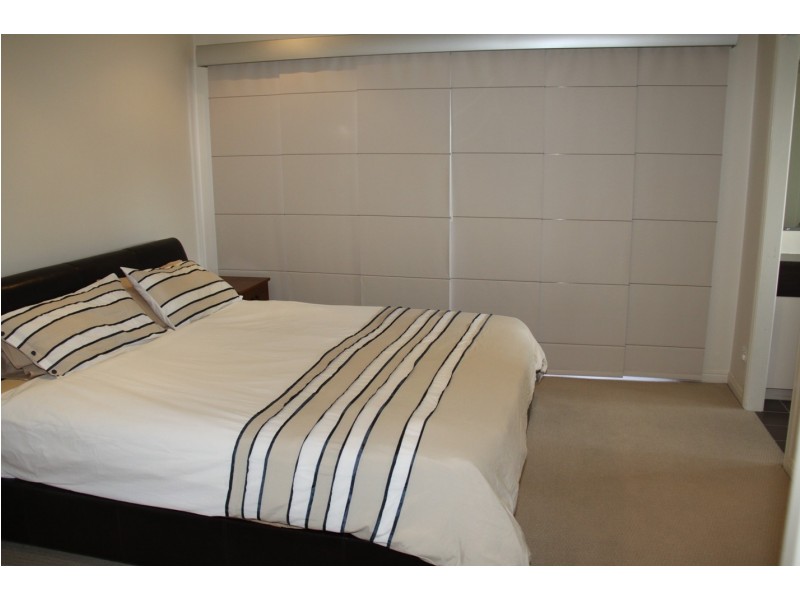 12 Lighthouse Dr, Boyne Island QLD 4680