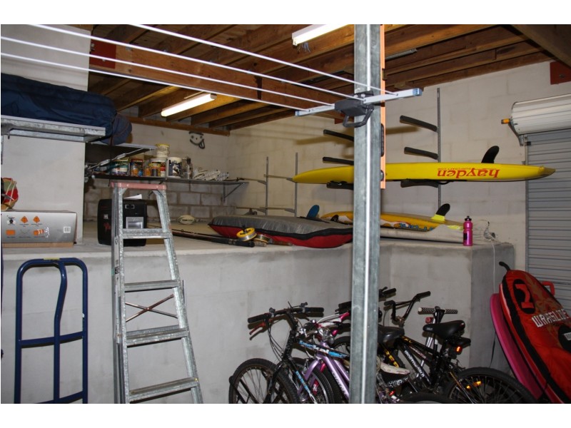 12 Lighthouse Dr, Boyne Island QLD 4680