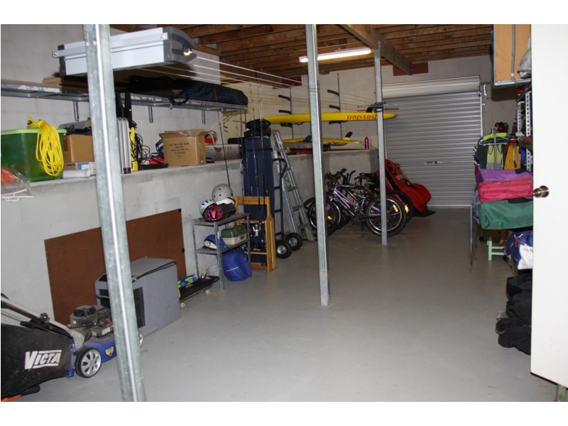 12 Lighthouse Dr, Boyne Island QLD 4680