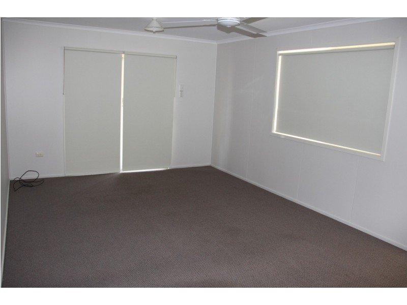 6 Hayes Avenue, Boyne Island QLD 4680