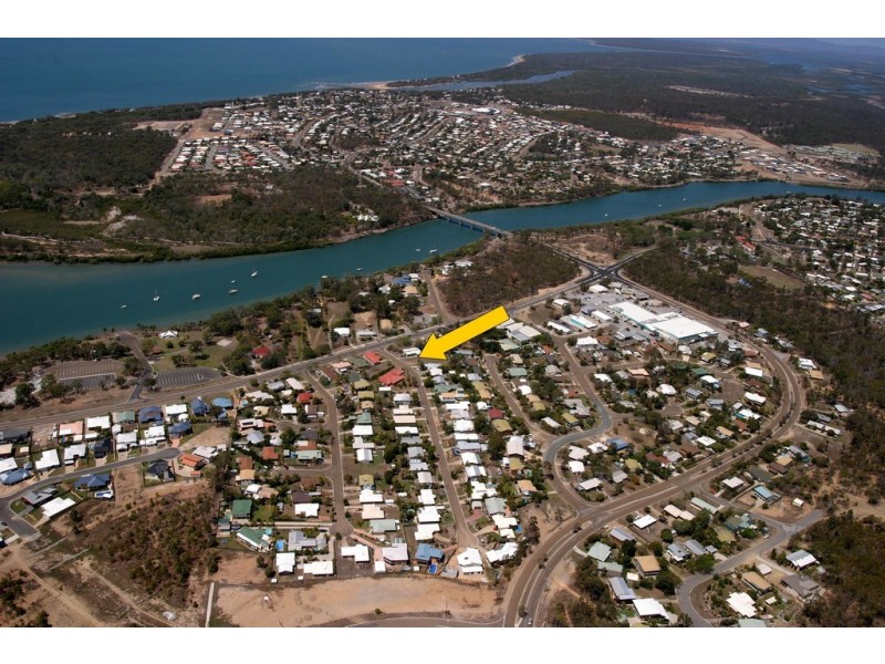 2/3 Crest Ave, Boyne Island QLD 4680