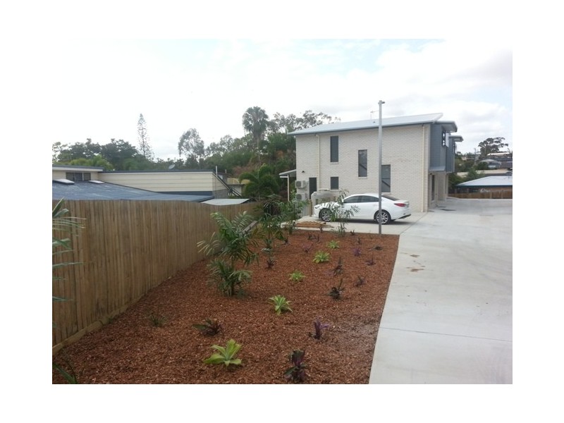 2/3 Crest Ave, Boyne Island QLD 4680