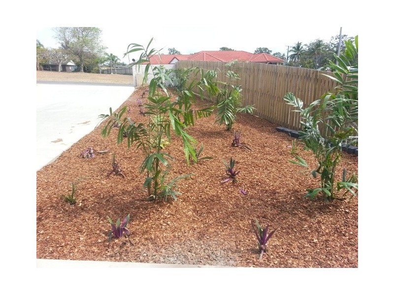 2/3 Crest Ave, Boyne Island QLD 4680