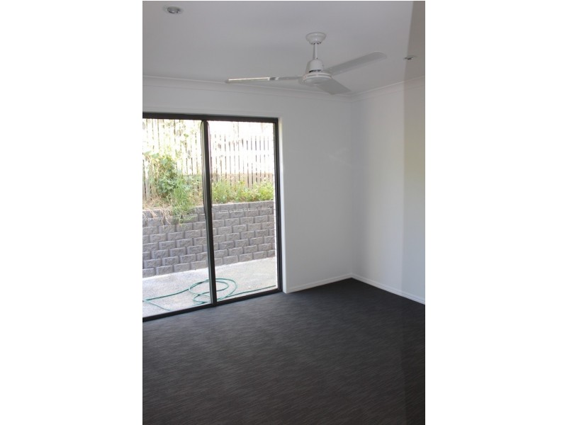 3/3 Crest Ave, Boyne Island QLD 4680
