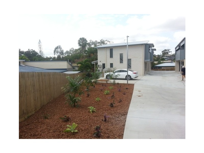 3/3 Crest Ave, Boyne Island QLD 4680