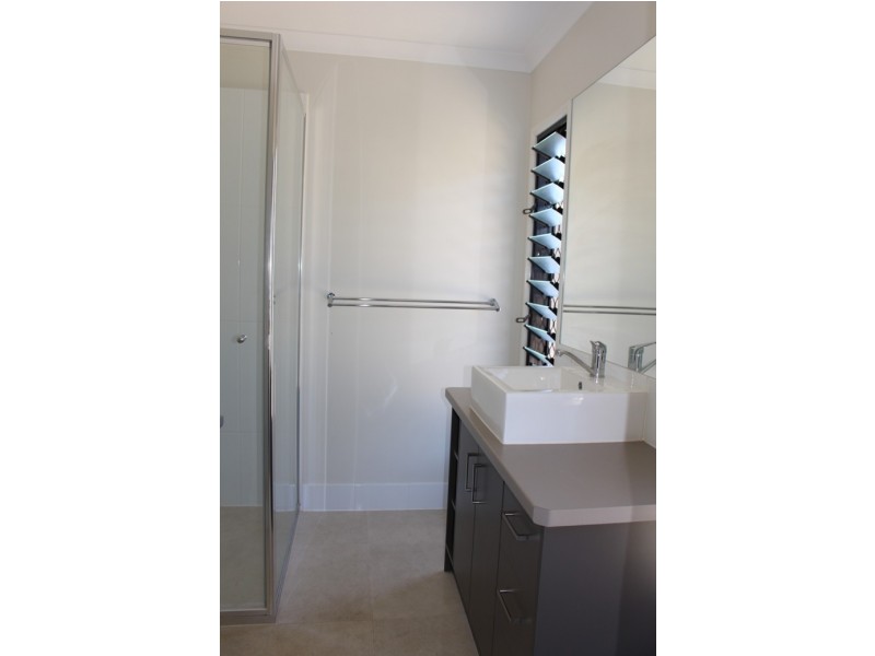 9 Bauhinia st, Boyne Island QLD 4680