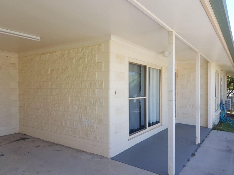 2/32 Lomandra St, Boyne Island QLD 4680