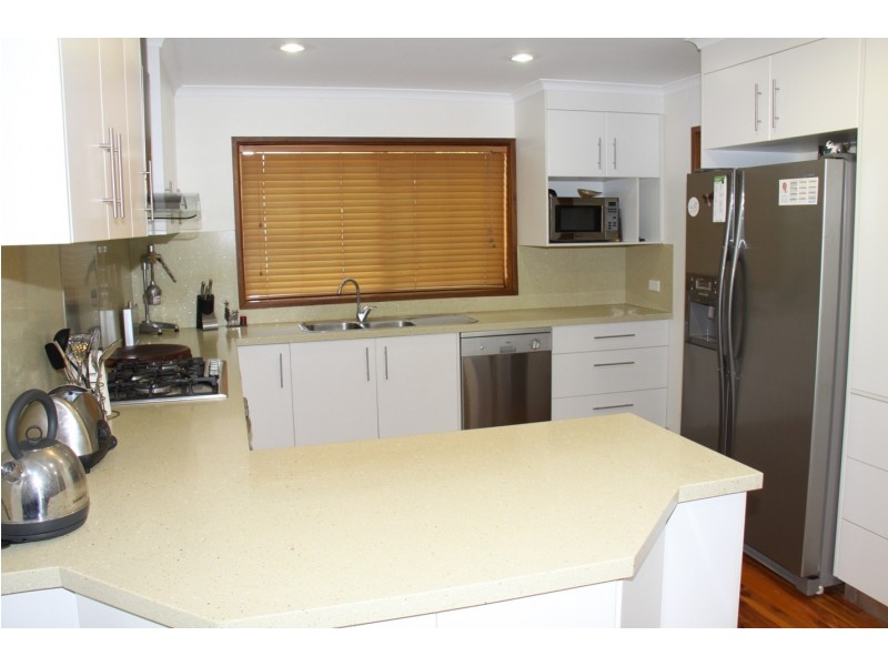 15 Alkina Crescent, Boyne Island QLD 4680