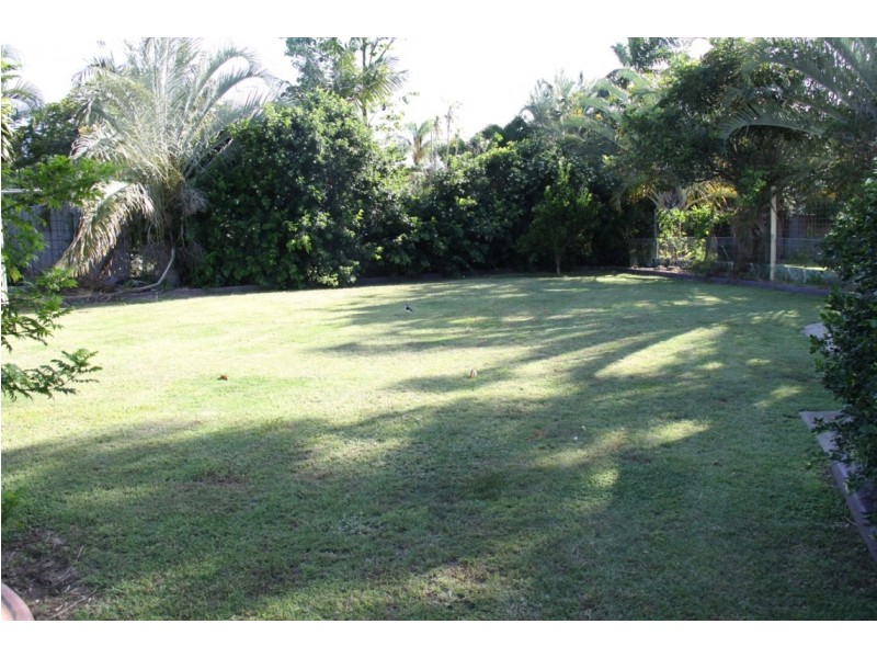 15 Alkina Crescent, Boyne Island QLD 4680