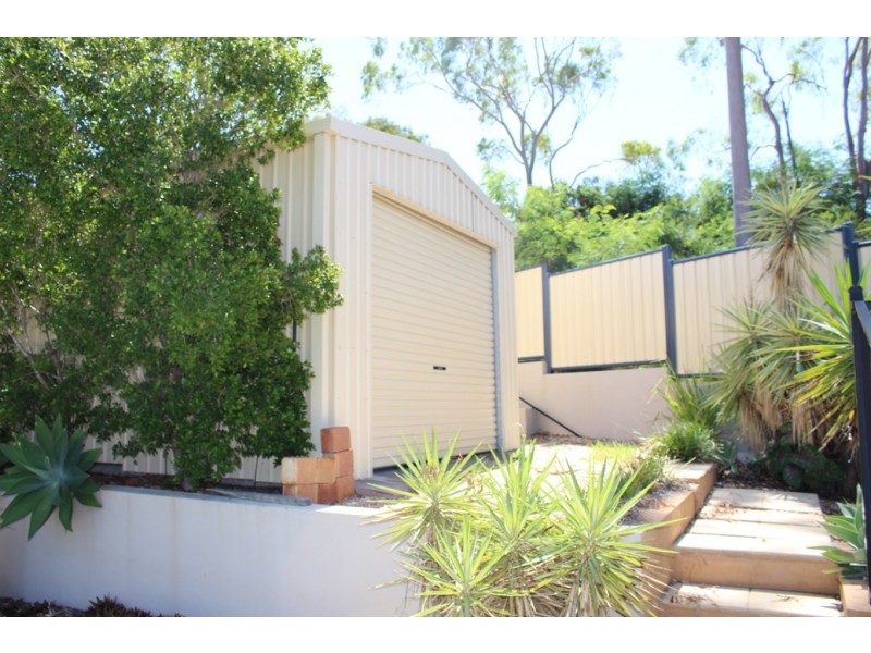 10 Lighthouse Dr, Boyne Island QLD 4680