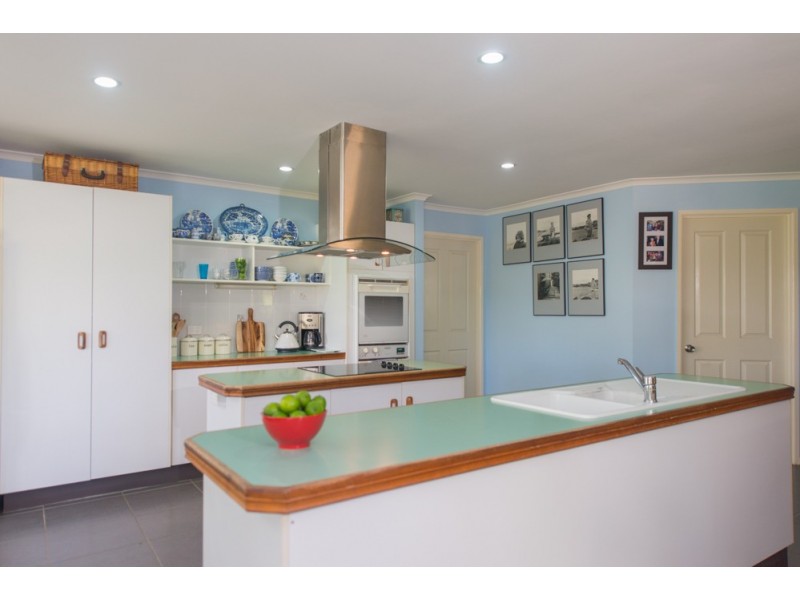 28 Helen Cres, Wurdong Heights QLD 4680