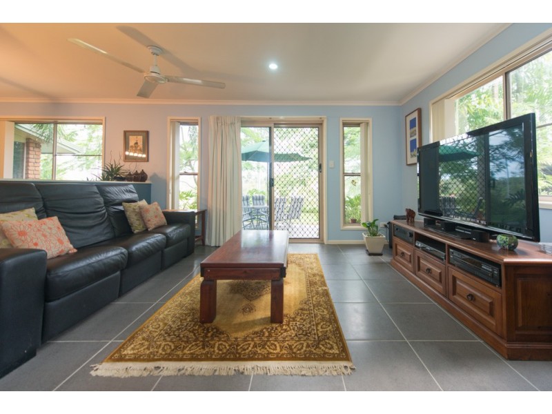 28 Helen Cres, Wurdong Heights QLD 4680