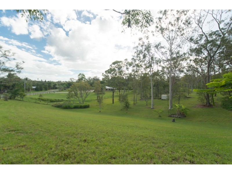 28 Helen Cres, Wurdong Heights QLD 4680