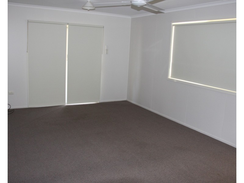 6 Hayes Avenue, Boyne Island QLD 4680