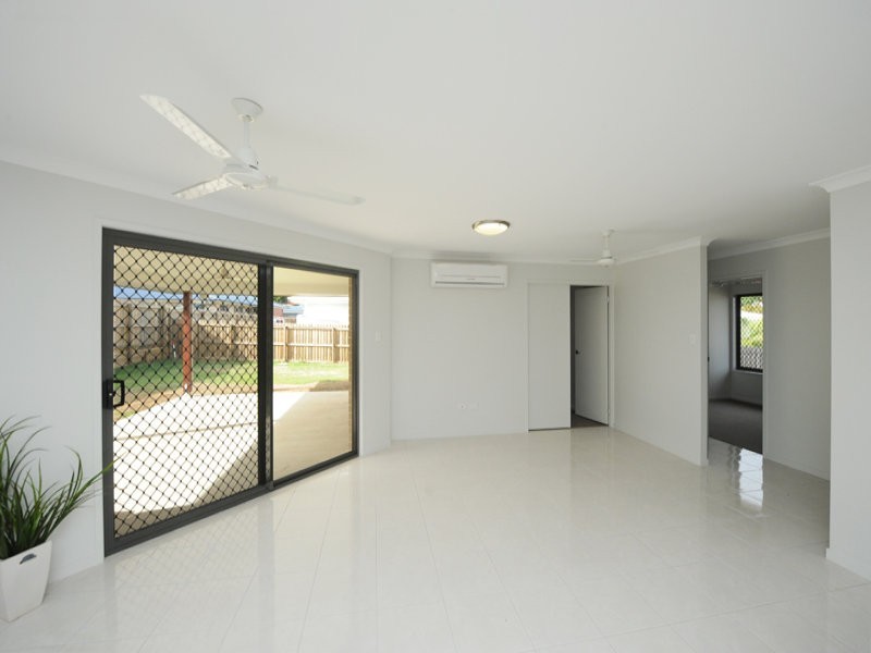 8 Valley Way, Boyne Island QLD 4680