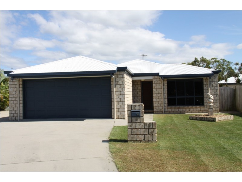 14 Golf View Drive, Boyne Island QLD 4680