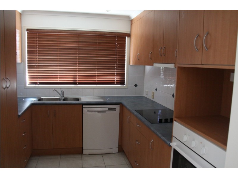 14 Golf View Drive, Boyne Island QLD 4680