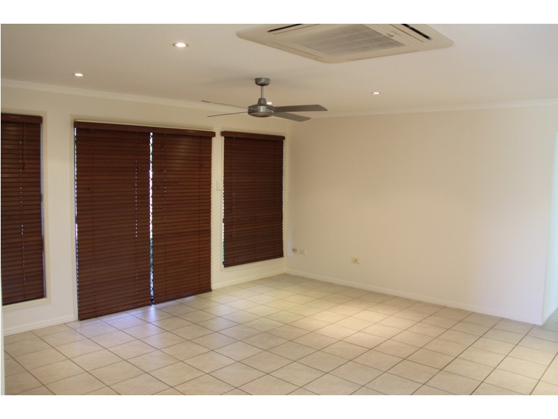 14 Golf View Drive, Boyne Island QLD 4680