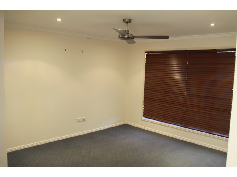 14 Golf View Drive, Boyne Island QLD 4680