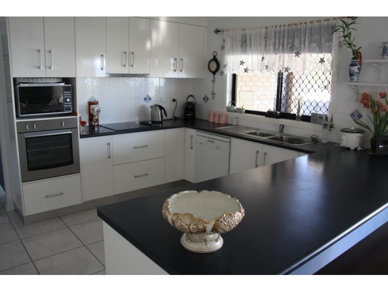 25 Bauhinia Street, Boyne Island QLD 4680