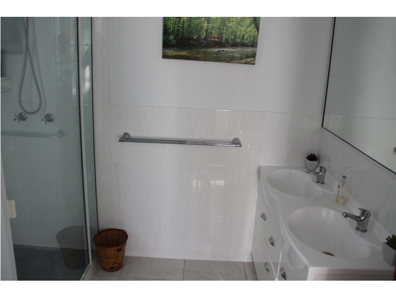 25 Bauhinia Street, Boyne Island QLD 4680