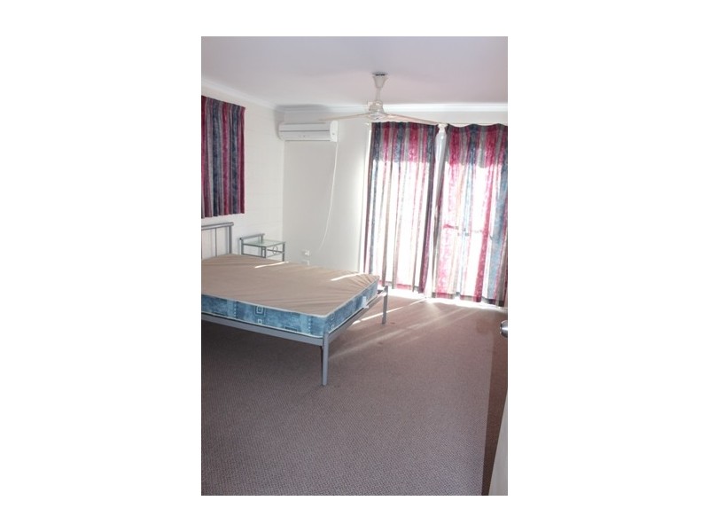 1/27 Beach Avenue, Tannum Sands QLD 4680