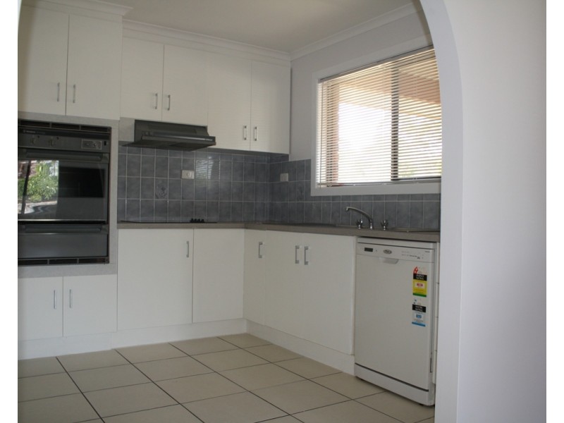 2 Chauvel Court, Boyne Island QLD 4680