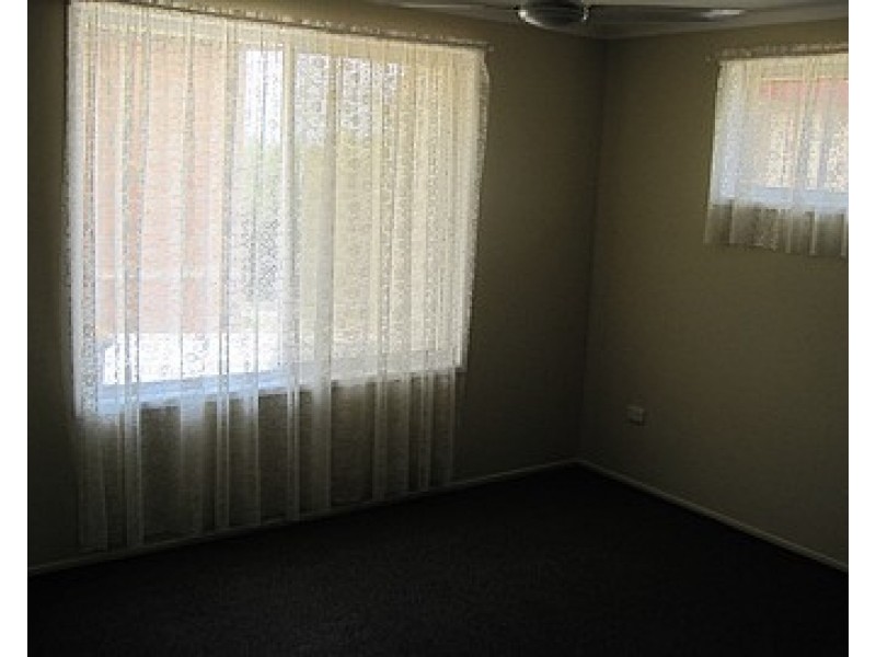 1/9 Chauvel Court, Boyne Island QLD 4680