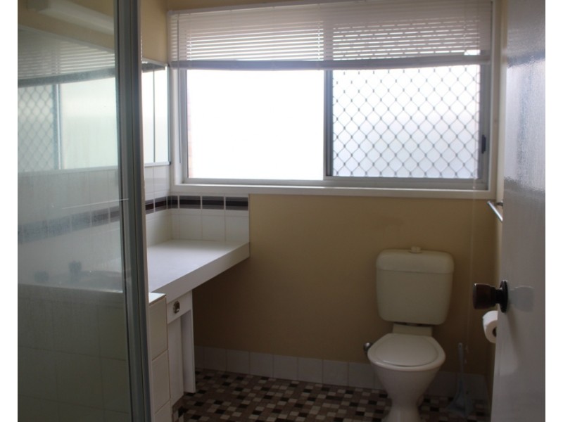 1/9 Chauvel Court, Boyne Island QLD 4680