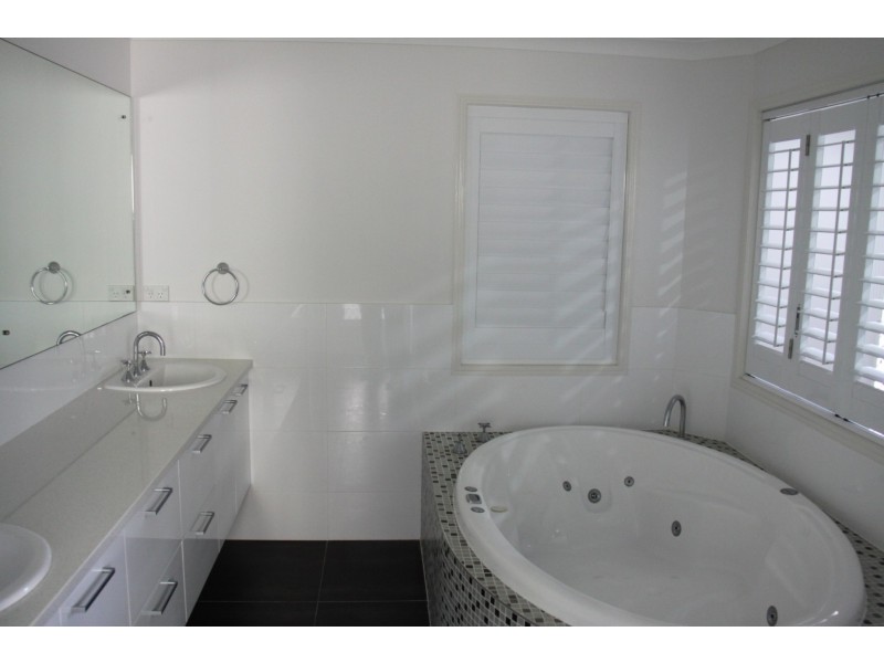 65 The Oaks Road, Tannum Sands QLD 4680