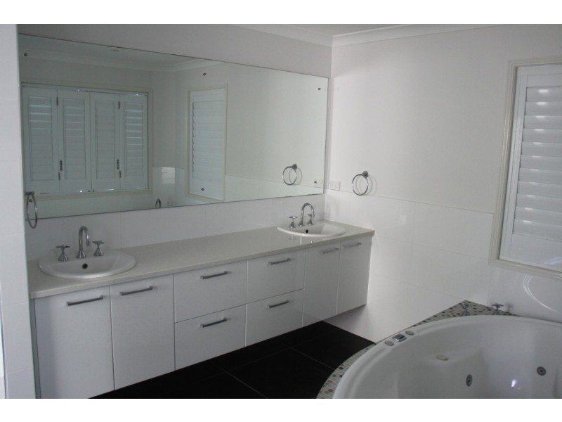 65 The Oaks Road, Tannum Sands QLD 4680
