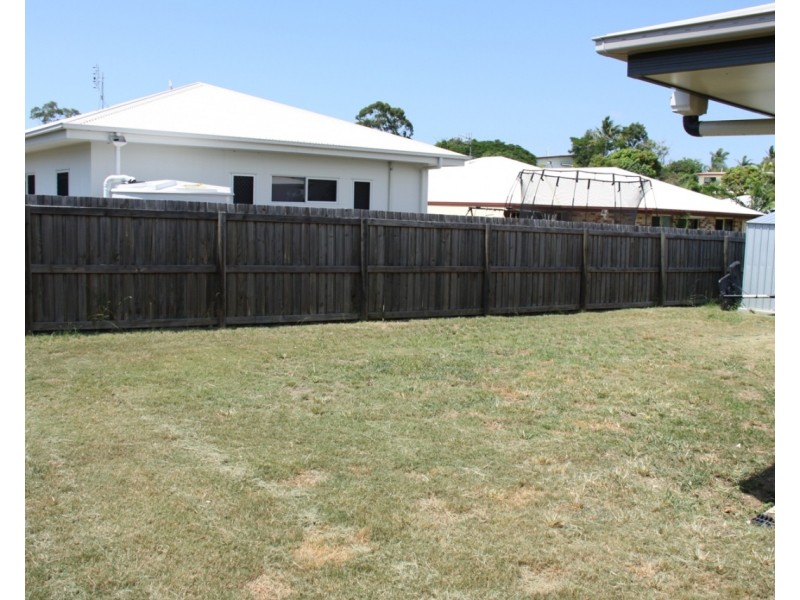 8 Valley way, Boyne Island QLD 4680