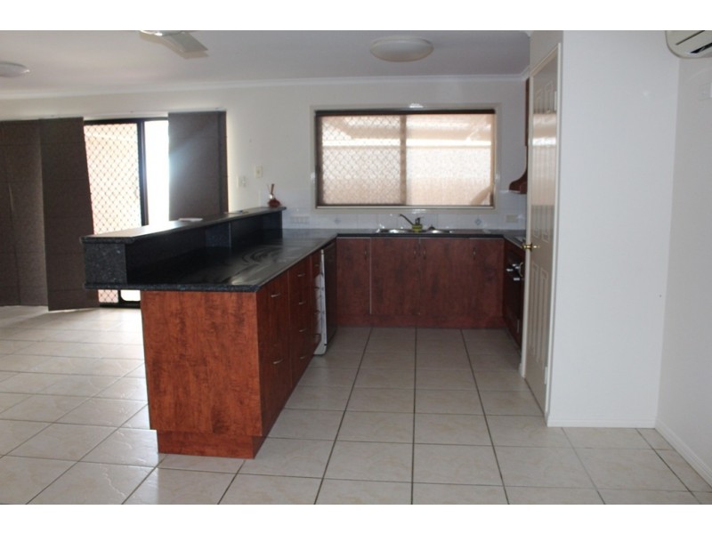 27 Cremorne dr, Tannum Sands QLD 4680