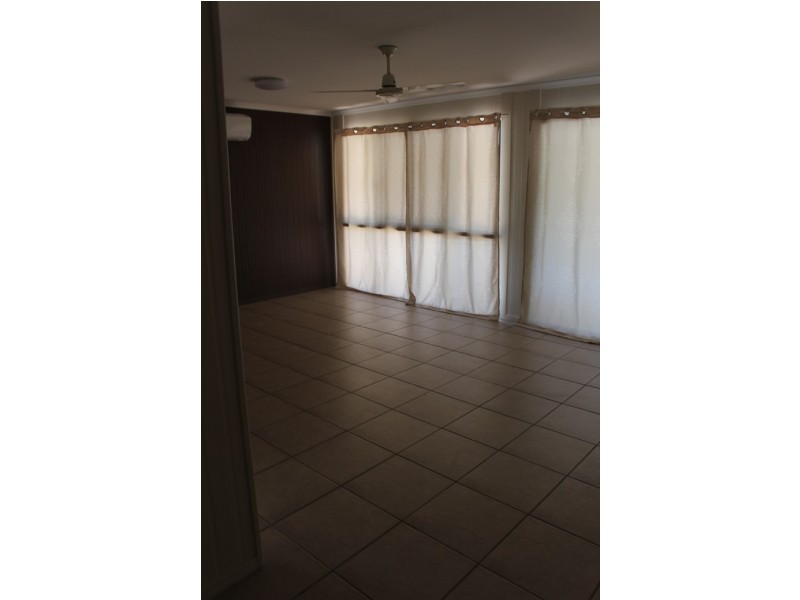 27 Cremorne dr, Tannum Sands QLD 4680