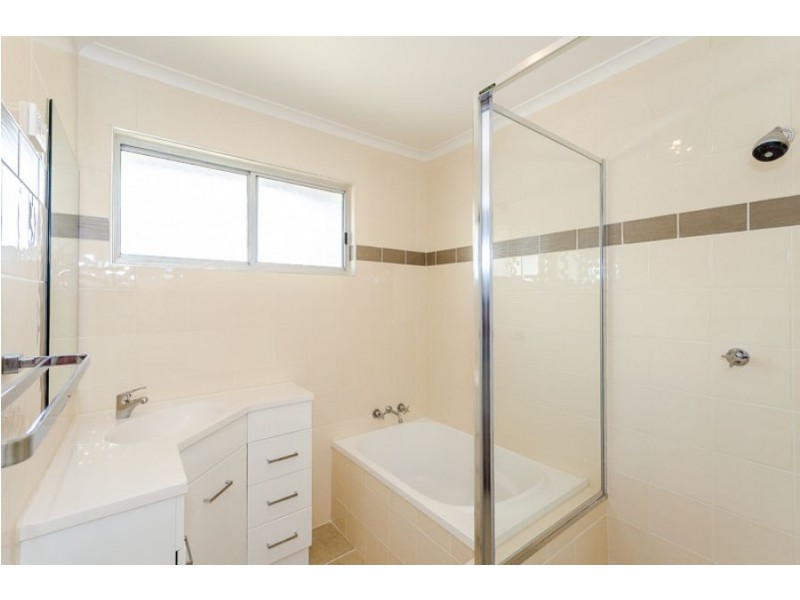 109 tarcoola, Boyne Island QLD 4680