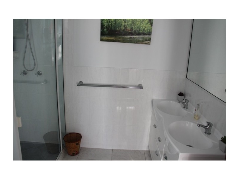 25 Bauhinia st, Boyne Island QLD 4680