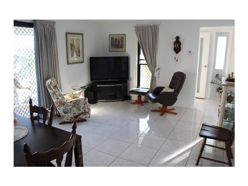 25 Bauhinia st, Boyne Island QLD 4680