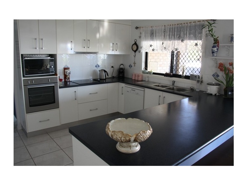 25 Bauhinia st, Boyne Island QLD 4680