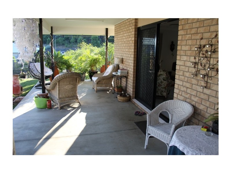 25 Bauhinia st, Boyne Island QLD 4680