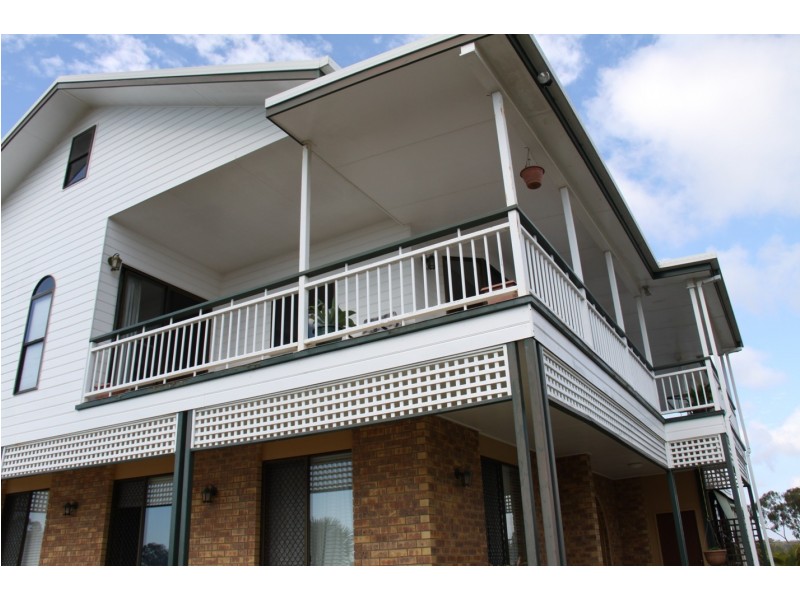 15 Richard Street, Boyne Island QLD 4680